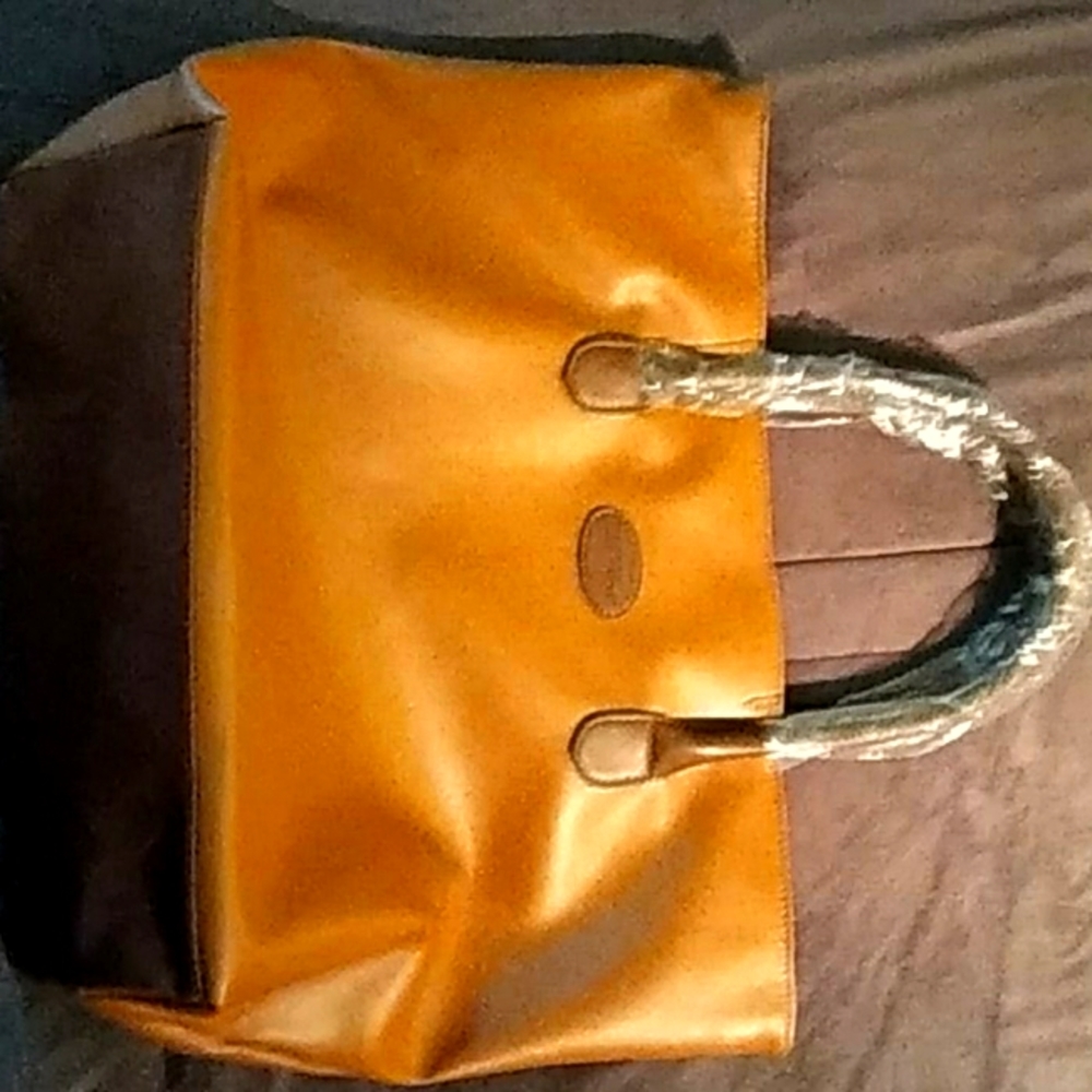 *Brand New* Large shoulder bag.